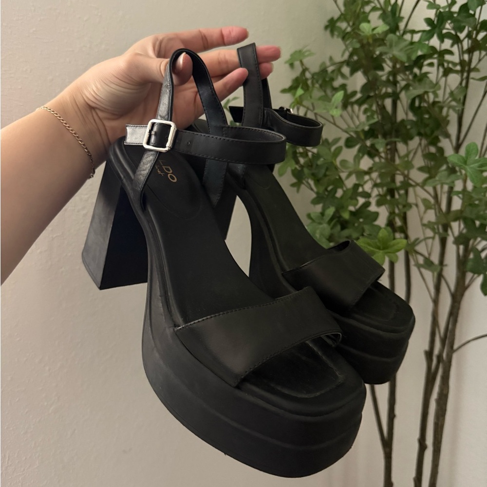 Aldo Sleek Black Platform Sandals